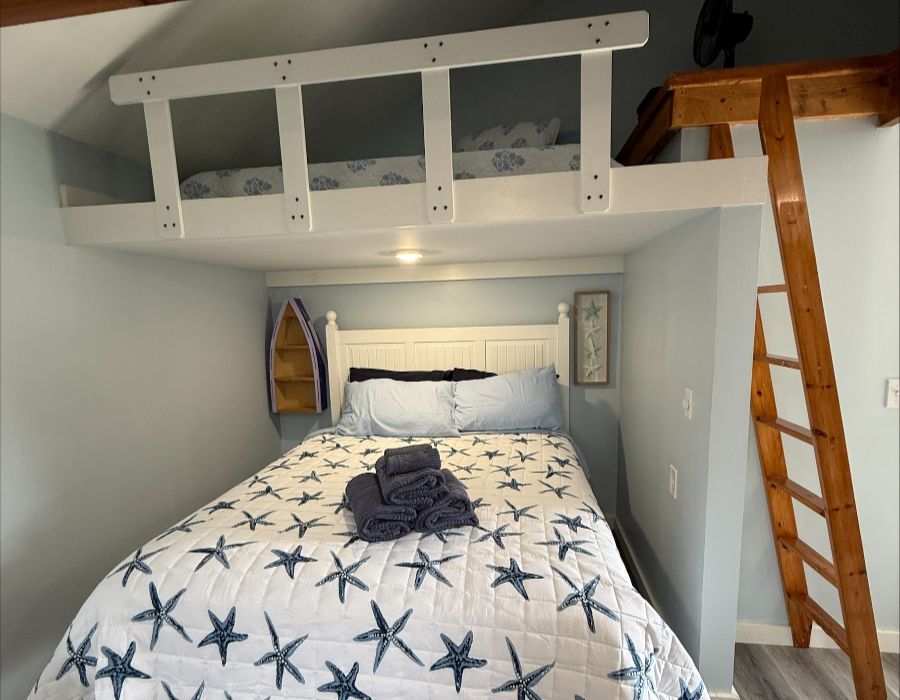 aft cabin - gooseberry marina-005